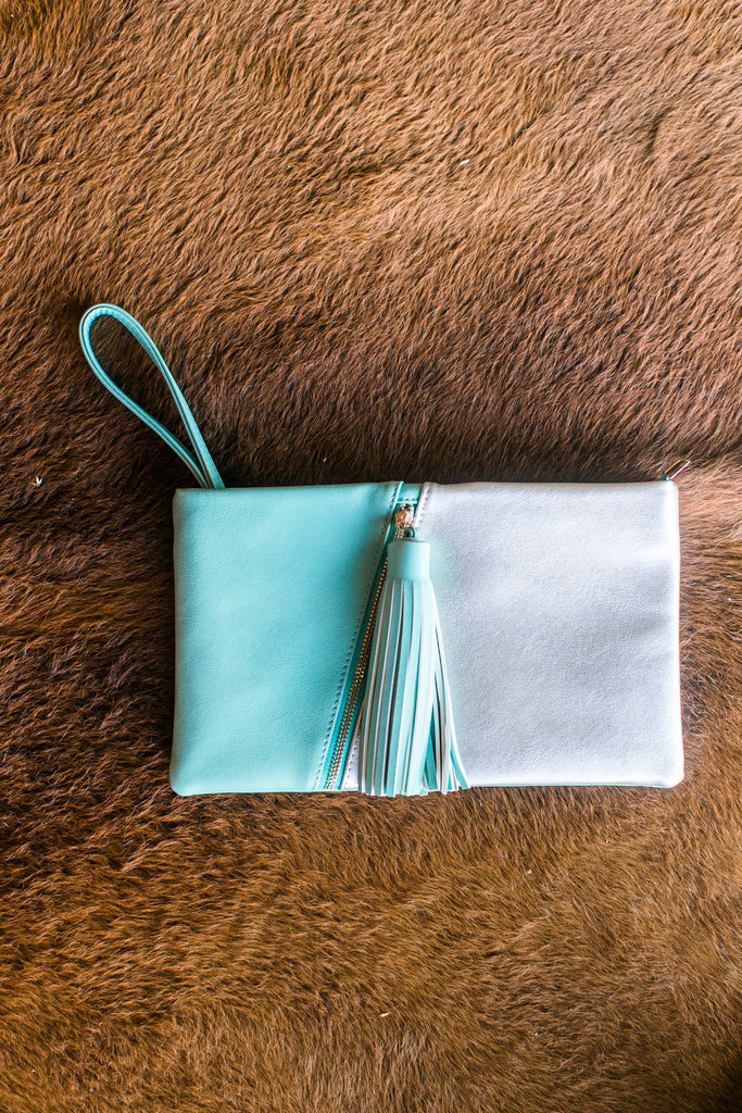 Two-Faced Zippered Clutch - Mint nicE HT