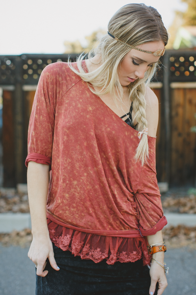 Sunset Lace-Hem Tee nicE HT